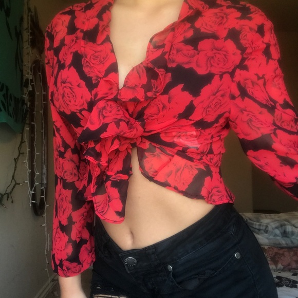 🥀RED ROSE BLOUSE🥀 - Picture 3 of 5